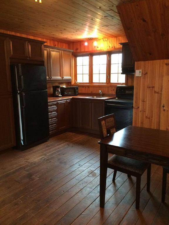 Le Chalet Appartamento Shawinigan Esterno foto